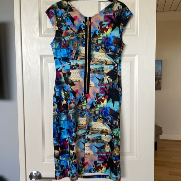 Joseph Ribkoff print v-neck dress - Picture 3 of 5